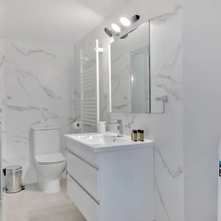 Phaedrus Living: Luxury Faneromeni Larnaca