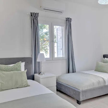 Phaedrus Living: Luxury Faneromeni Larnaca