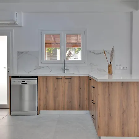 Phaedrus Living: Luxury Faneromeni