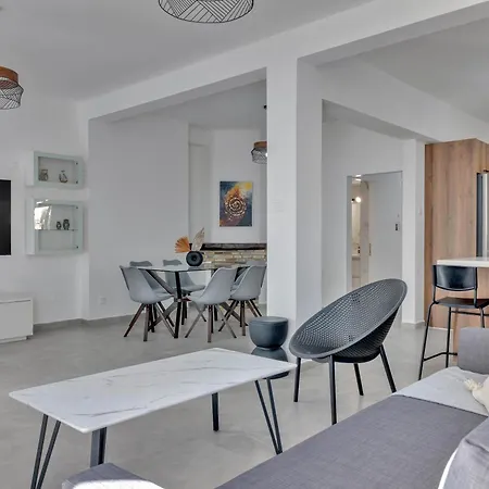Phaedrus Living: Luxury Faneromeni شقة لارنكا