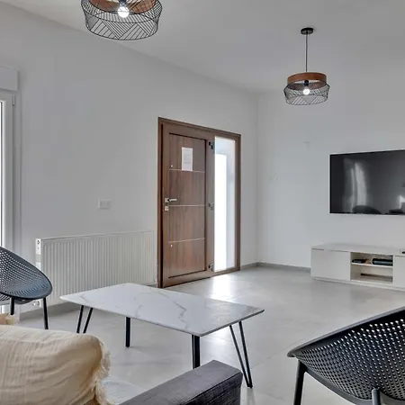 Phaedrus Living: Luxury Faneromeni Apartment Larnaca
