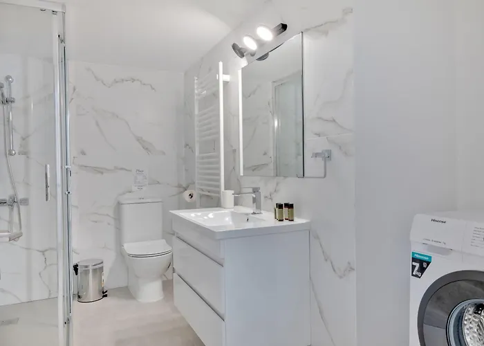 Phaedrus Living: Luxury Faneromeni Larnaca