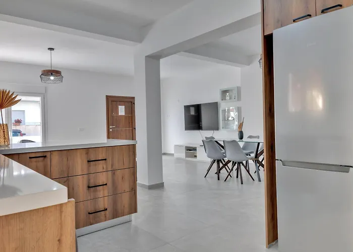 Lägenhet Phaedrus Living: Luxury Faneromeni Larnaca