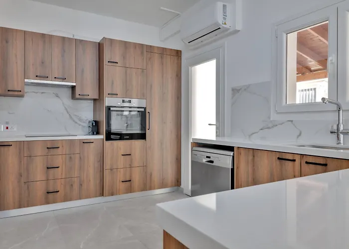 Phaedrus Living: Luxury Faneromeni * Ларнака